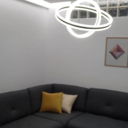 2A Near Blloku Area Apartment Tirana Exteriör bild